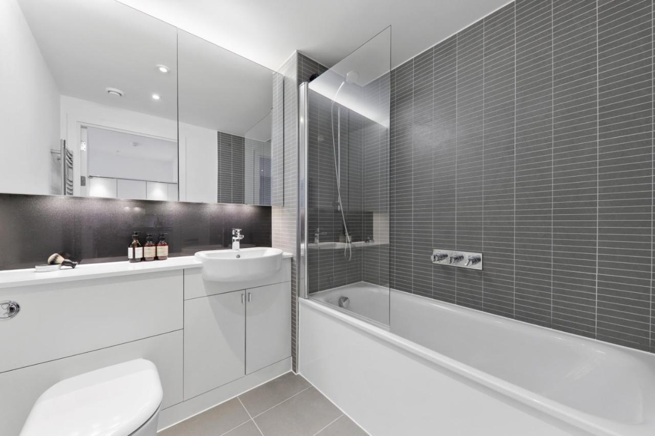 Ellie N Conys 3 Bedroom Apartment With 2 Bathrooms, An Ensuite, Kitchen And Balcony In Stratford Westfield Londra Exterior foto