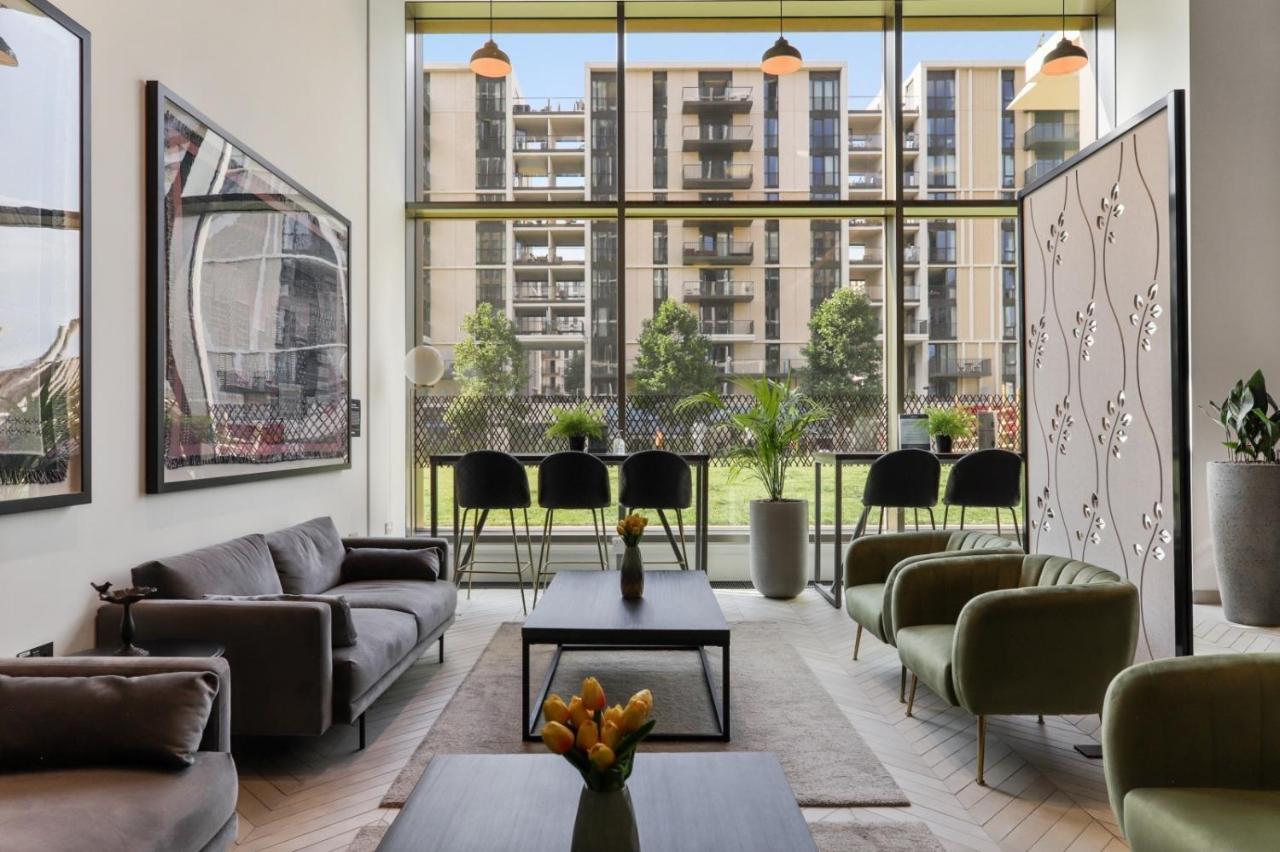 Ellie N Conys 3 Bedroom Apartment With 2 Bathrooms, An Ensuite, Kitchen And Balcony In Stratford Westfield Londra Exterior foto